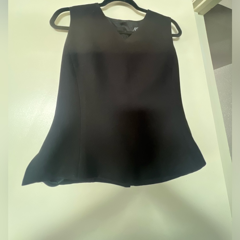 ANNEX Essential  Black V-Neck Sleeveless blouse.
